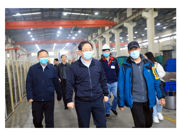 省经信厅牛弩韬厅长一行莅临千亿中国有限公司官网调研